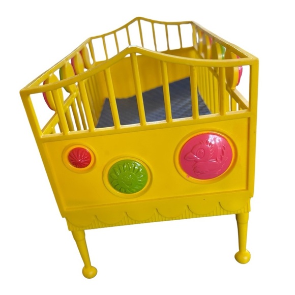 Vintage 1964 Suzy Cute Doll Crib Dresser Armoire Closet Yellow Orange Coat Rack - Picture 4 of 12